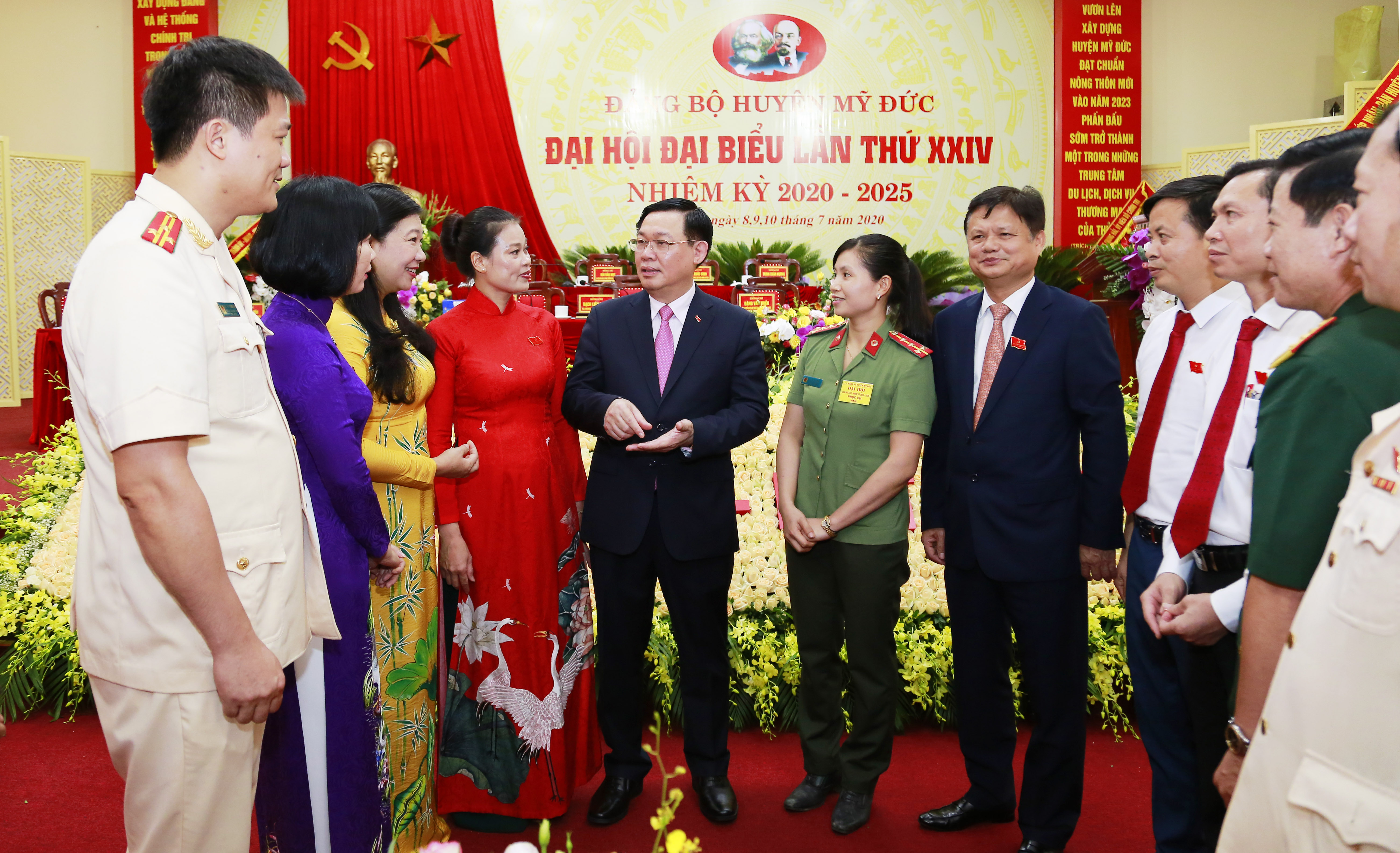 Xây dựng Đảng mạnh từ cơ sở - Nhìn từ thực tiễn Đảng bộ TP Hà Nội